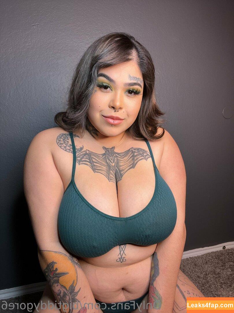 bigtiddygore6 / bigtiddygothgf66 leaked photo photo #0142
