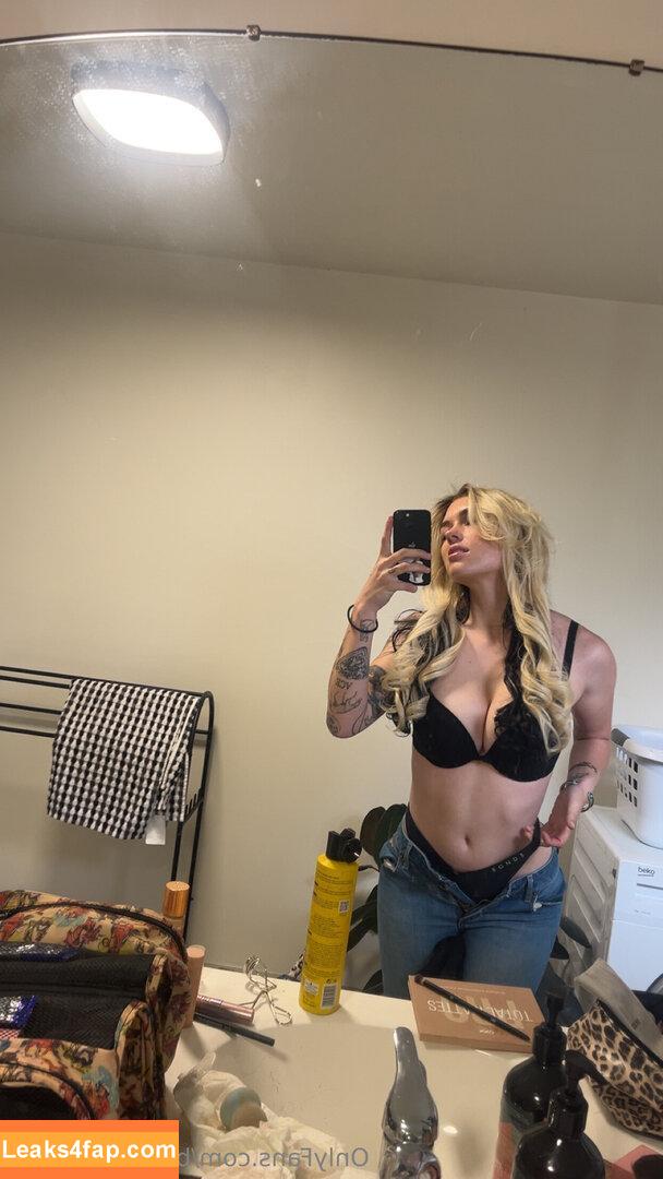 bikinicowgirl69 /  leaked photo photo #0003