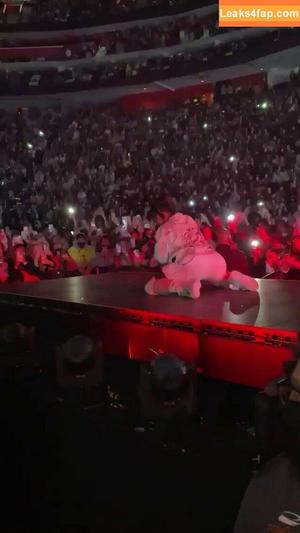 Billie Eilish photo #0105