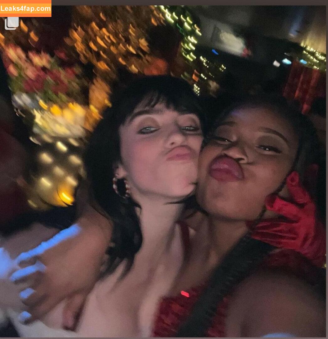Billie Eilish / Fake / billeeilish / billieeilish leaked photo photo #1963