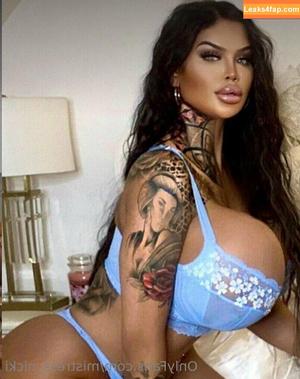 bimbo_nicki photo #0037