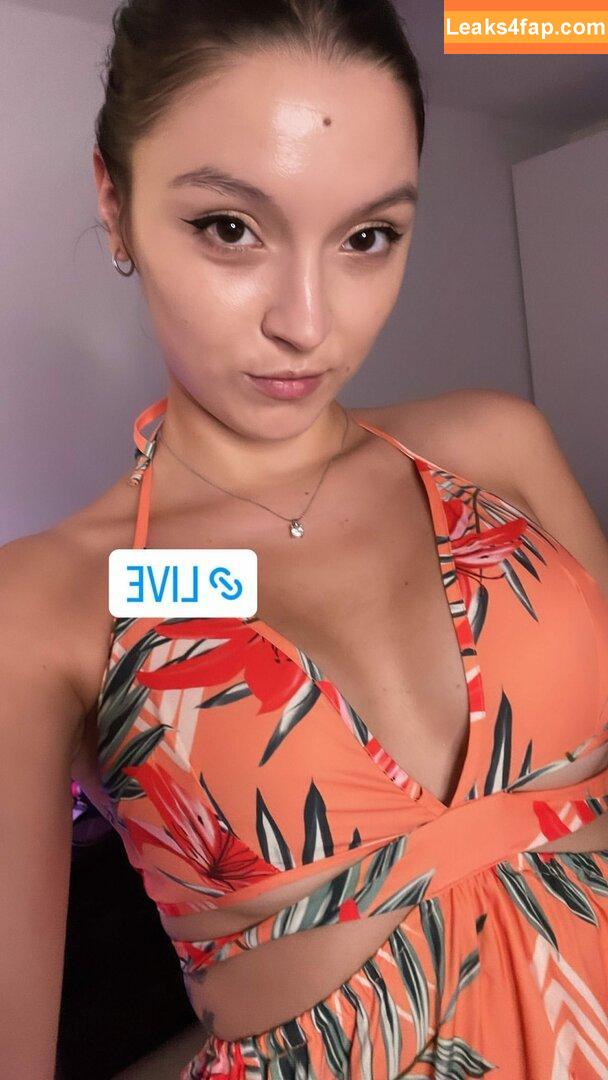 Bisscute / Bisscute_ / bisscute__ leaked photo photo #0007