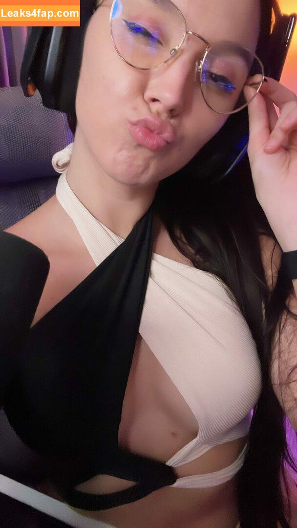 Bisscute / Bisscute_ / bisscute__ leaked photo photo #0013