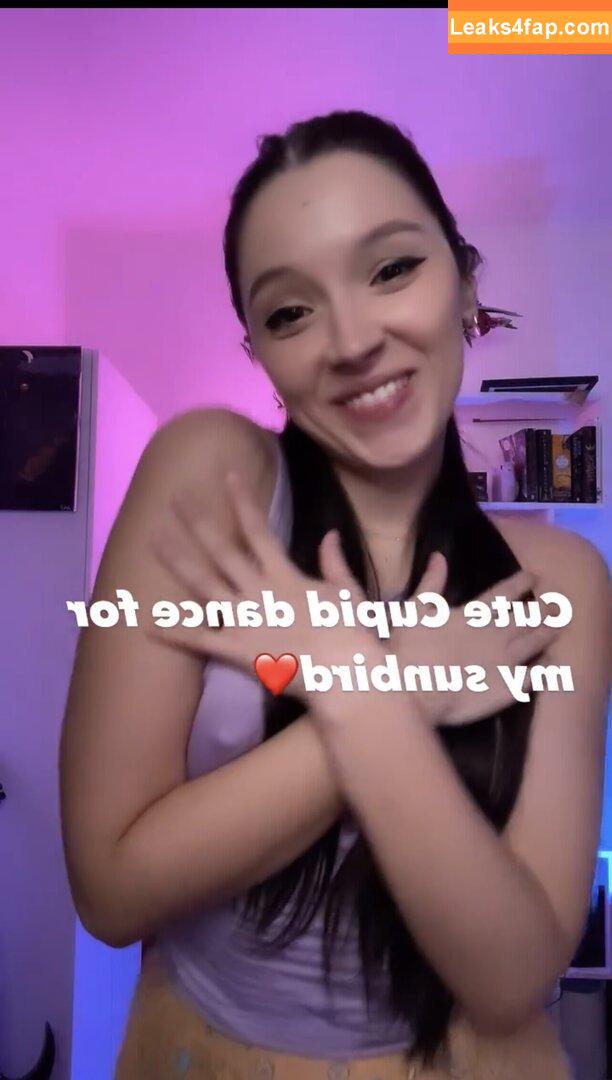 Bisscute / Bisscute_ / bisscute__ leaked photo photo #0190