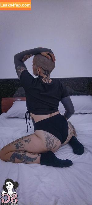 Blackmily photo #0004