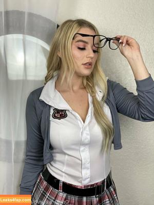 Blake Blossom photo #0906