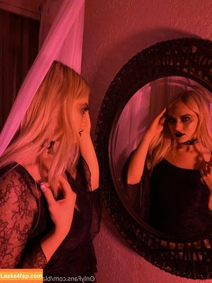 Blake Blossom photo #0942