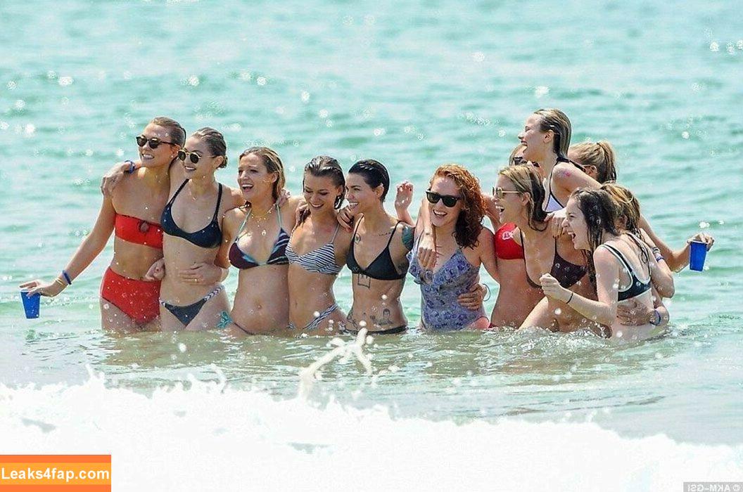 Blake Lively / blakelively слитое фото фото #0167