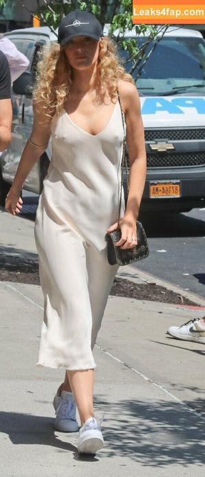 Blake Lively photo #0036