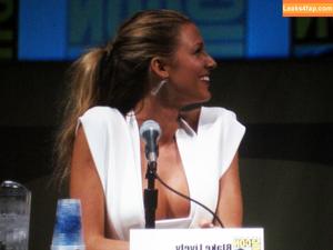 Blake Lively photo #0492