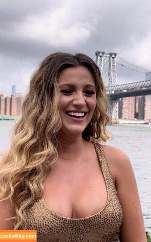 Blake Lively photo #0570