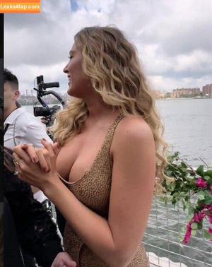 Blake Lively photo #0571