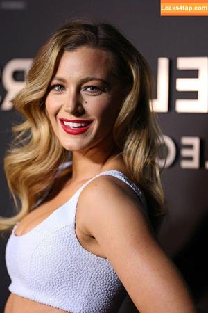 Blake Lively photo #0990