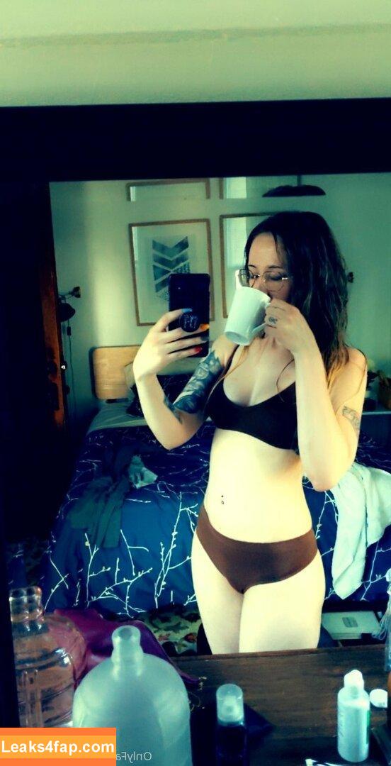blamevalerie /  leaked photo photo #0035