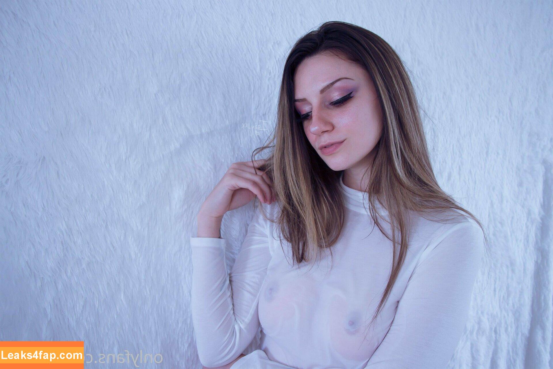 BlancNoir / Izzy_xx leaked photo photo #0009