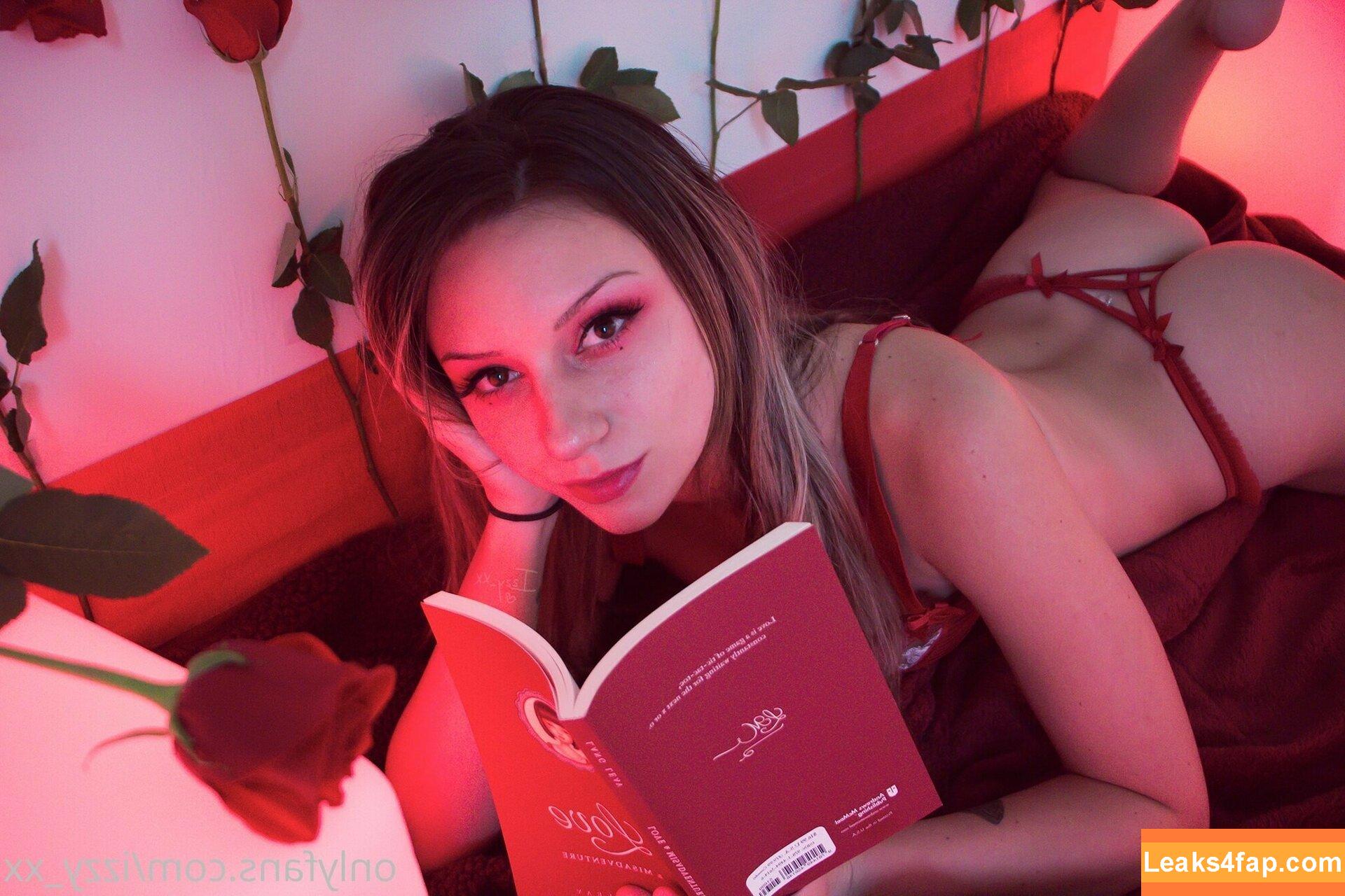 BlancNoir / Izzy_xx leaked photo photo #0011