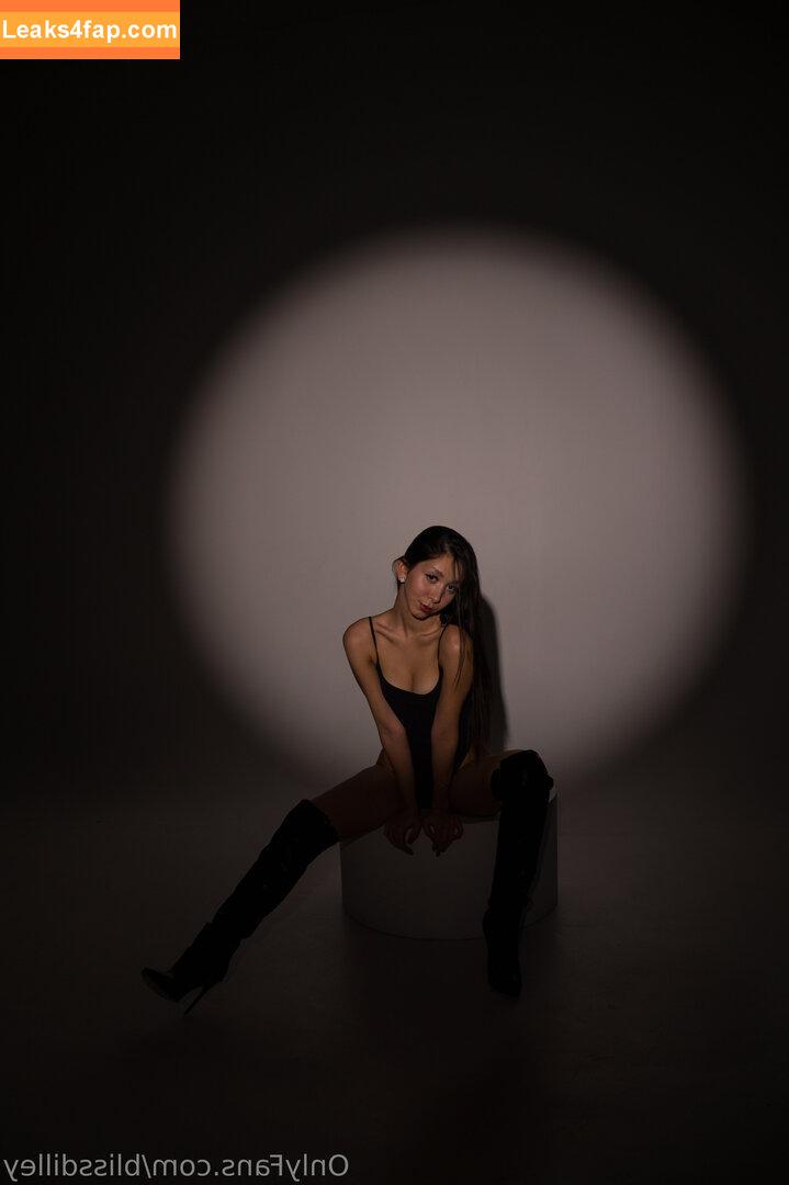blissdilley / blisslilley leaked photo photo #0009