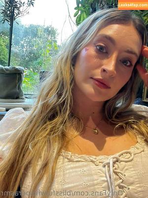 Blissful Whisper ASMR фото #0075