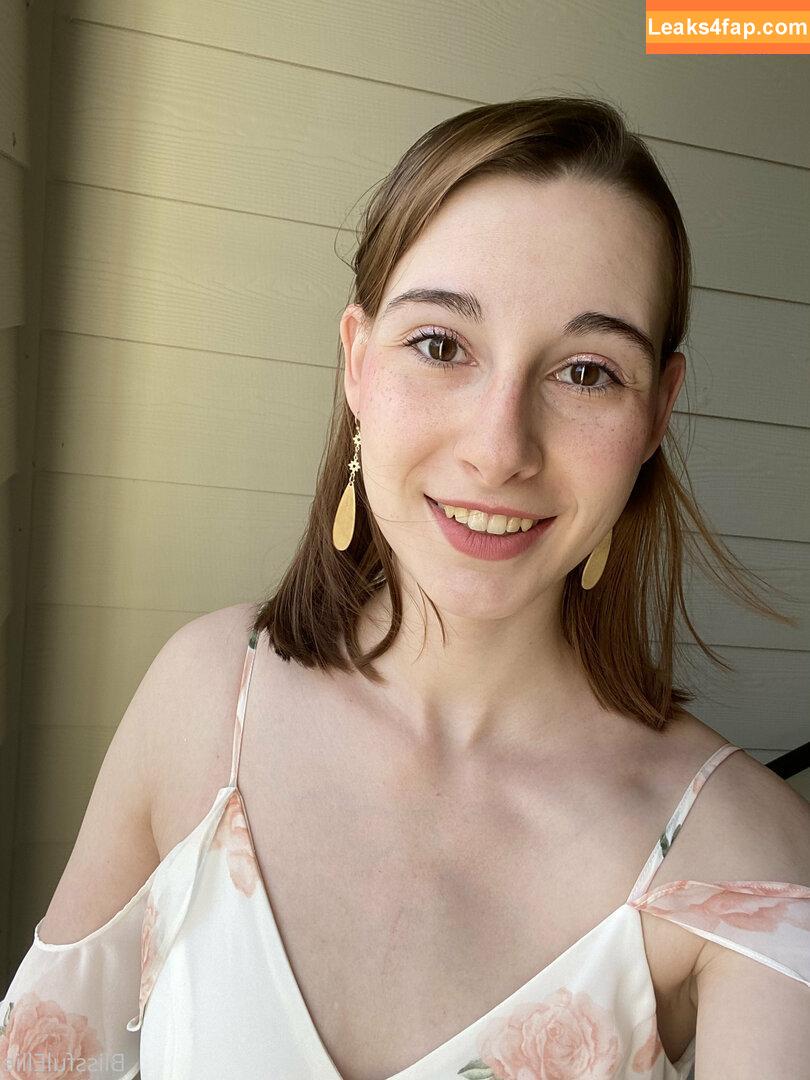 blissfulellie /  leaked photo photo #0060