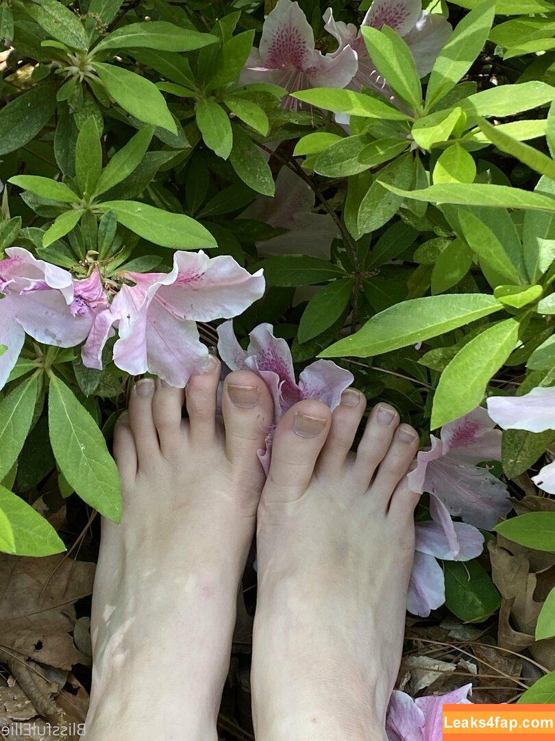 blissfulellie /  leaked photo photo #0099