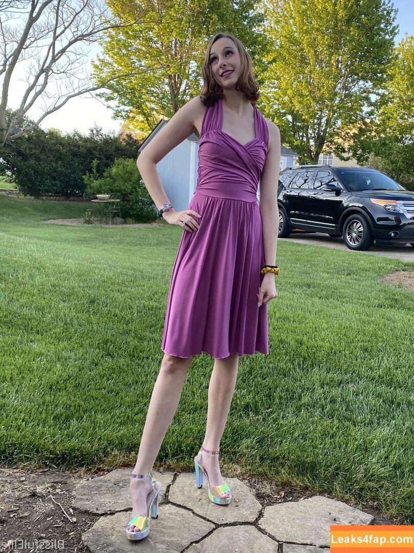 blissfulellie /  leaked photo photo #0217