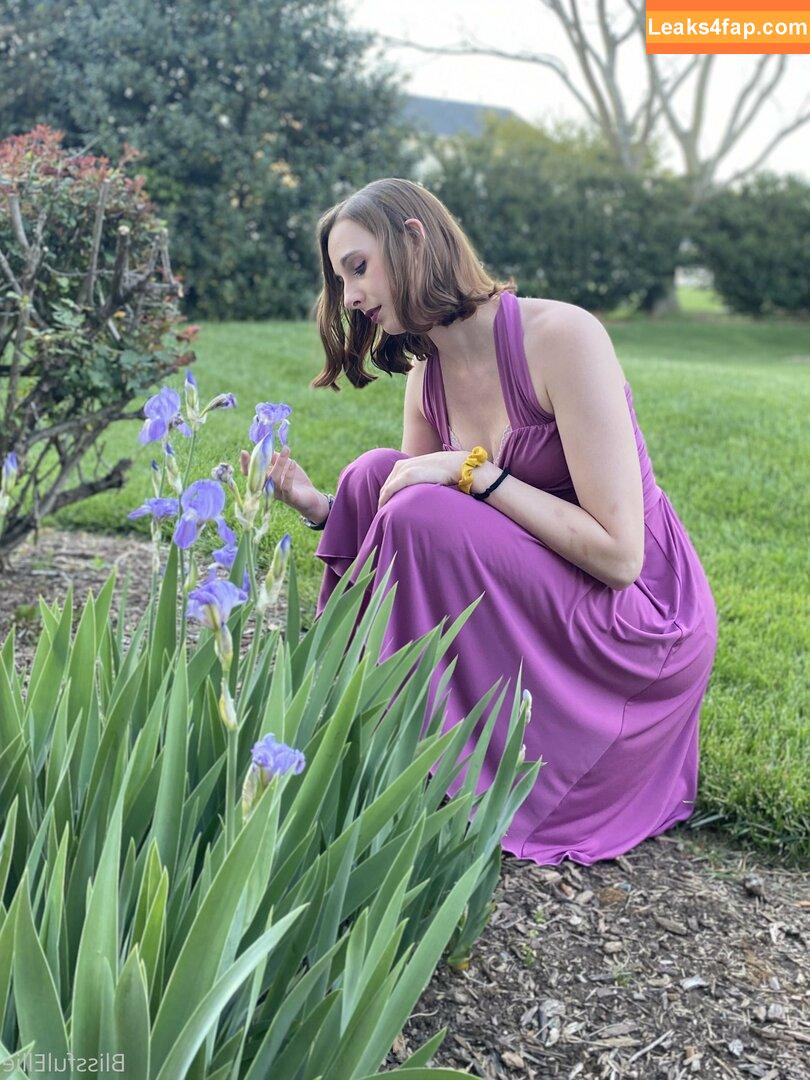 blissfulellie /  leaked photo photo #0223