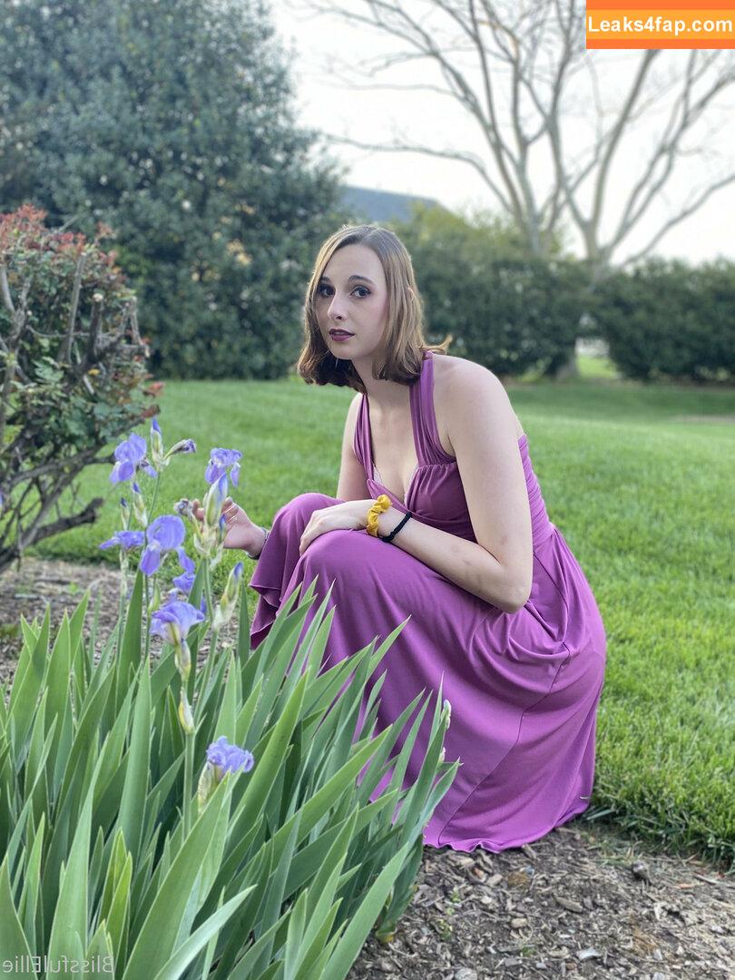 blissfulellie /  leaked photo photo #0224