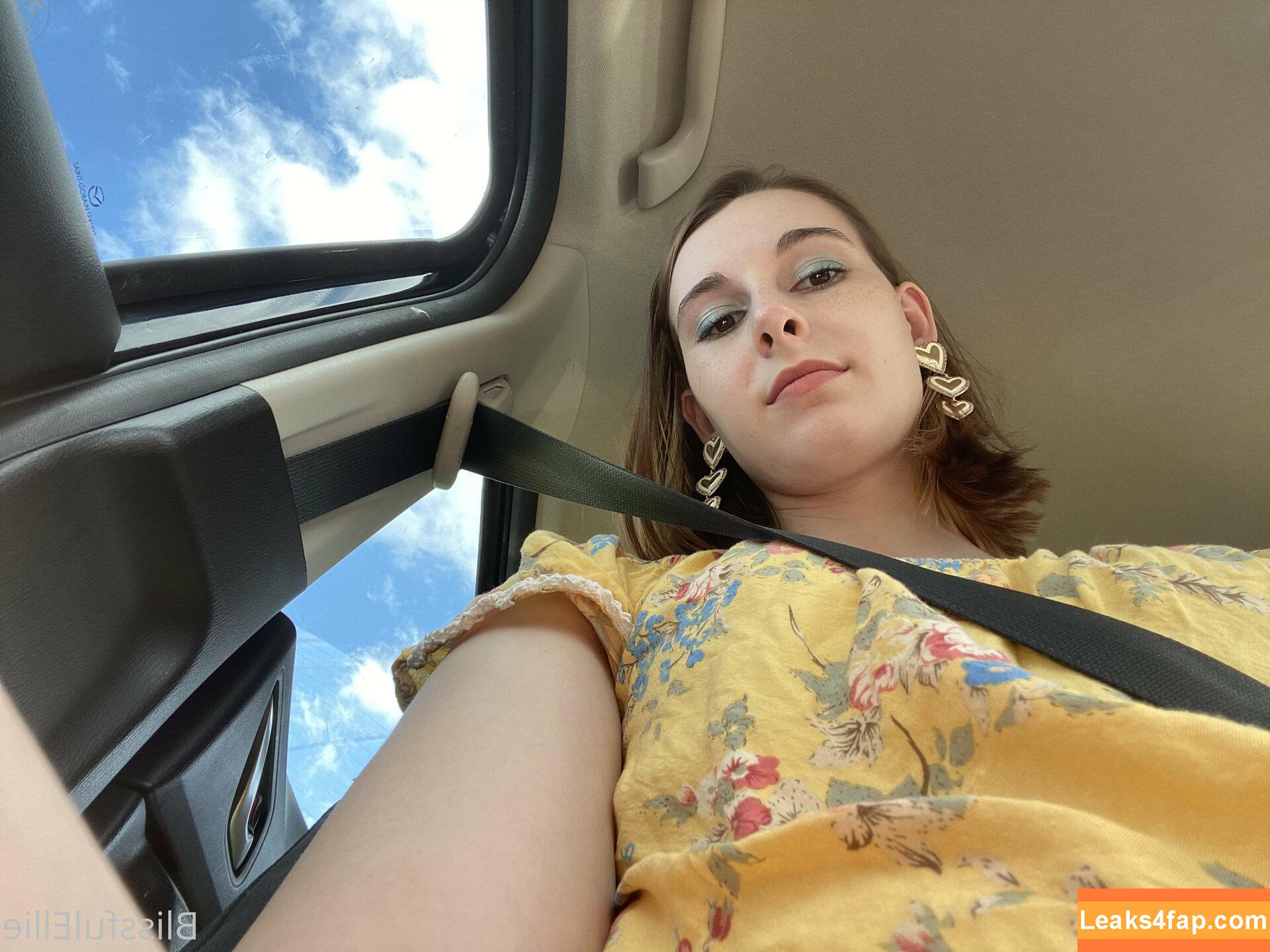 blissfulellie /  leaked photo photo #0251
