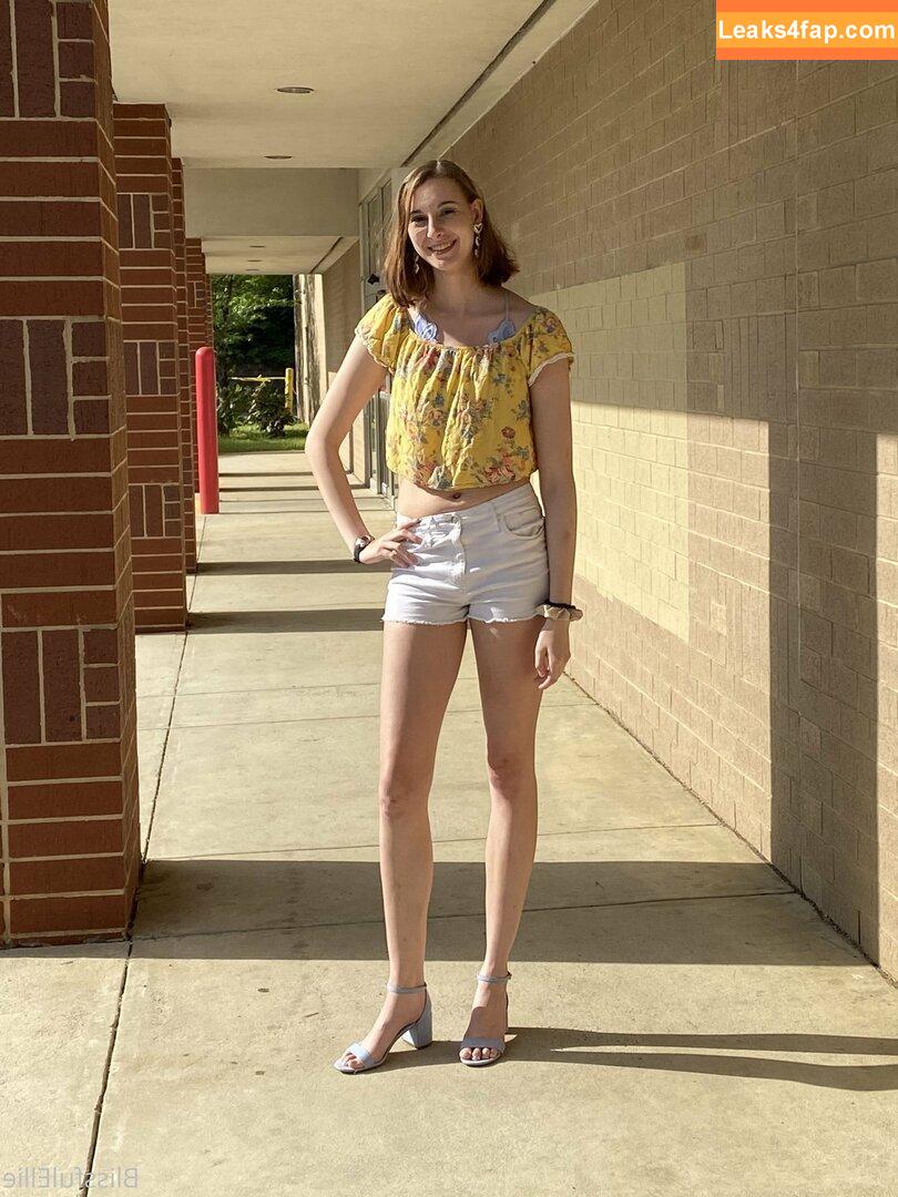 blissfulellie /  leaked photo photo #0253