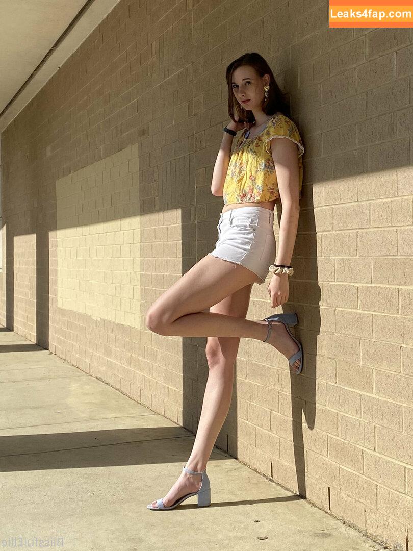 blissfulellie /  leaked photo photo #0265