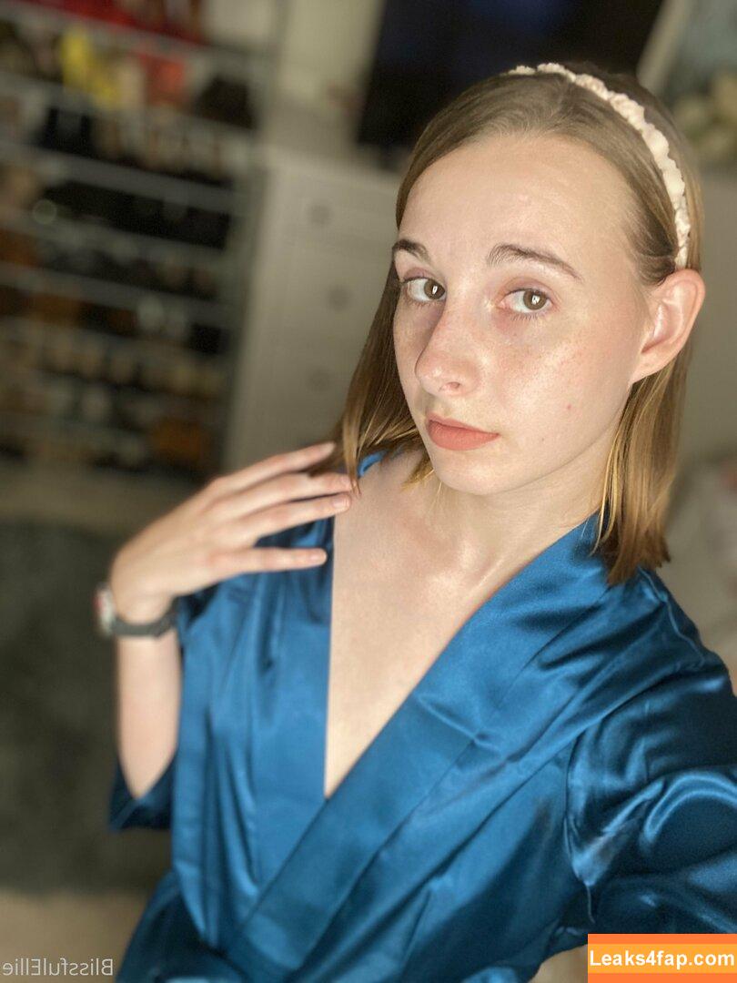 blissfulellie /  leaked photo photo #0312