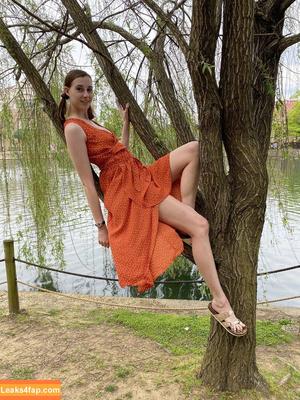 blissfulellie photo #0085