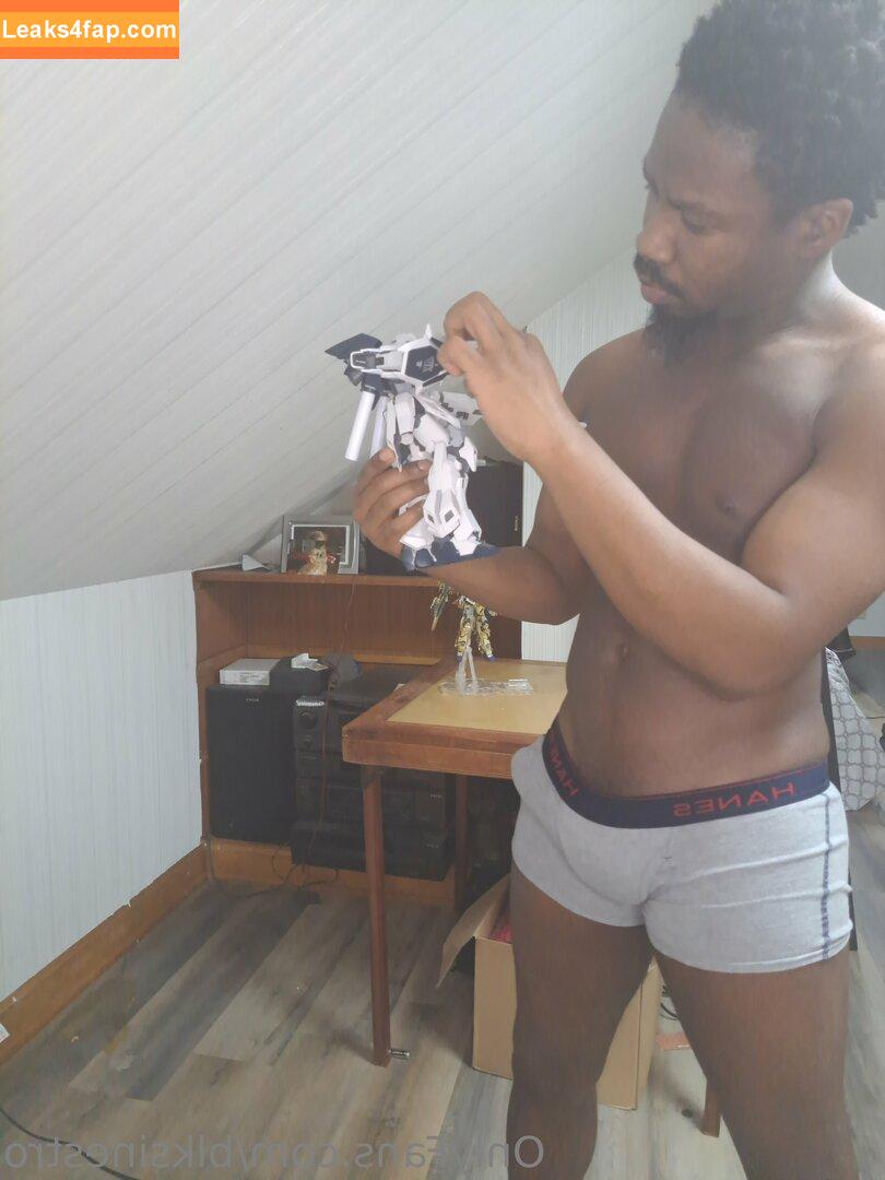 blksinestro /  leaked photo photo #0002
