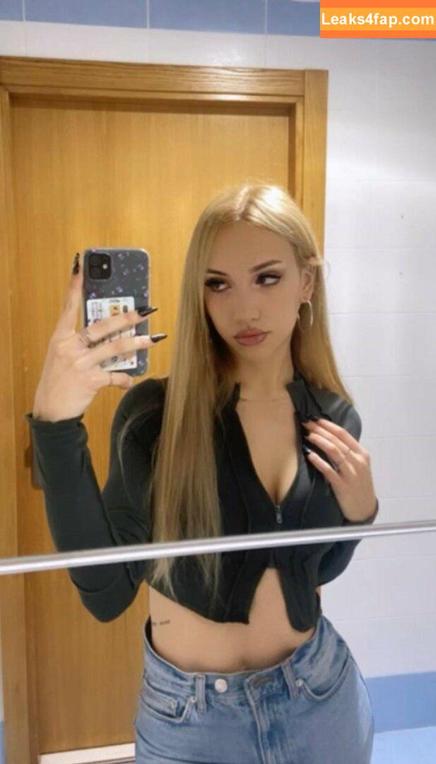 blonde_sophie2 / blondesophiie / sophiesweetxo leaked photo photo #0013