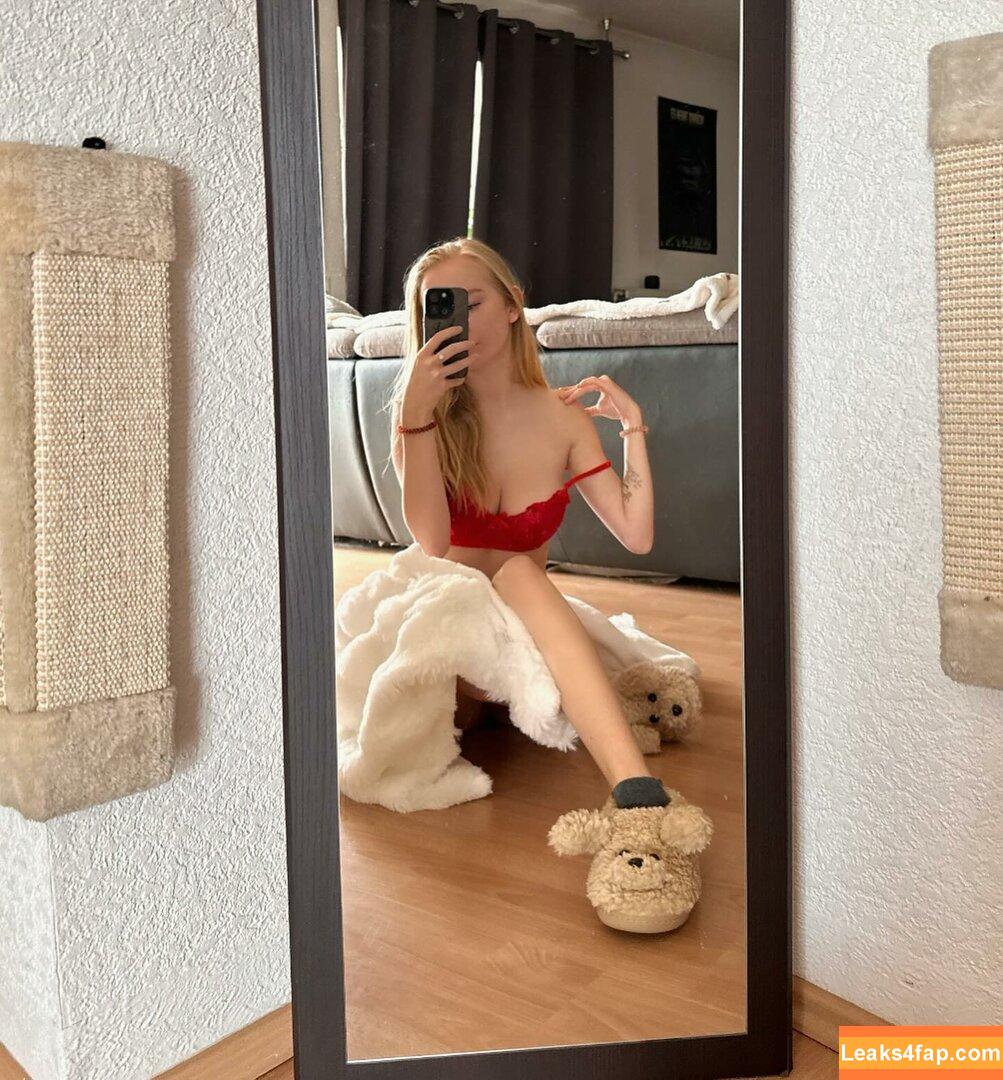 blonde_vivi /  leaked photo photo #0078