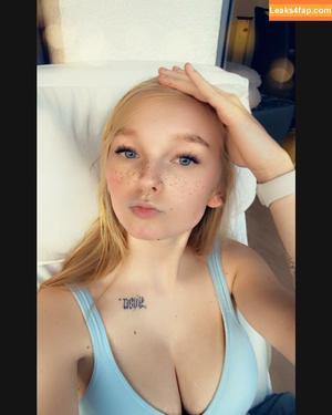blonde_vivi photo #0045