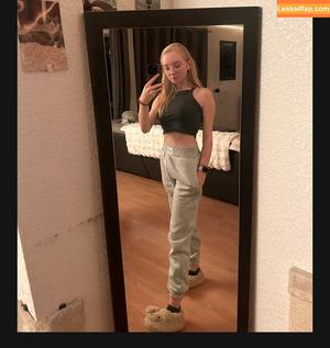 blonde_vivi photo #0076