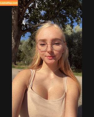 blonde_vivi photo #0100