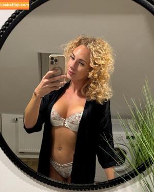 BlondeCurlyGirl photo #0100