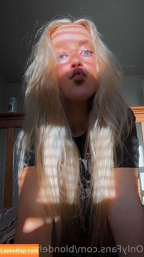 blondehonney2 / blondehonney leaked photo photo #0021