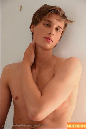 blondekingfree photo #0009