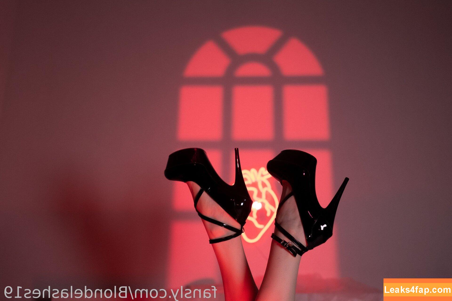 Blondelashes19 / oralstrawberry слитое фото фото #0201