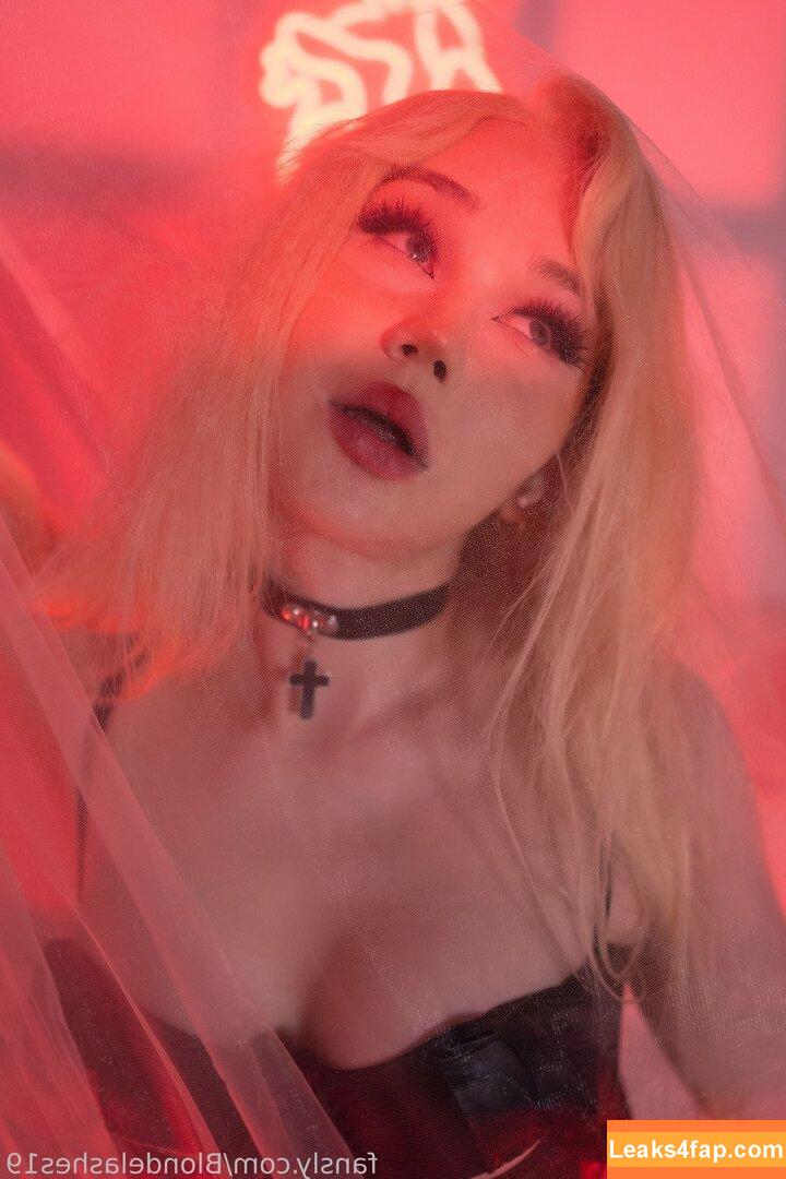 Blondelashes19 / oralstrawberry слитое фото фото #0205