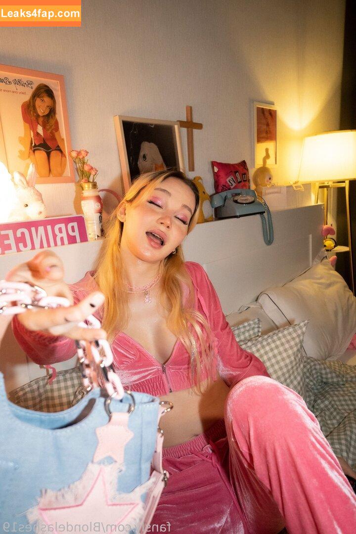 Blondelashes19 / oralstrawberry leaked photo photo #0448