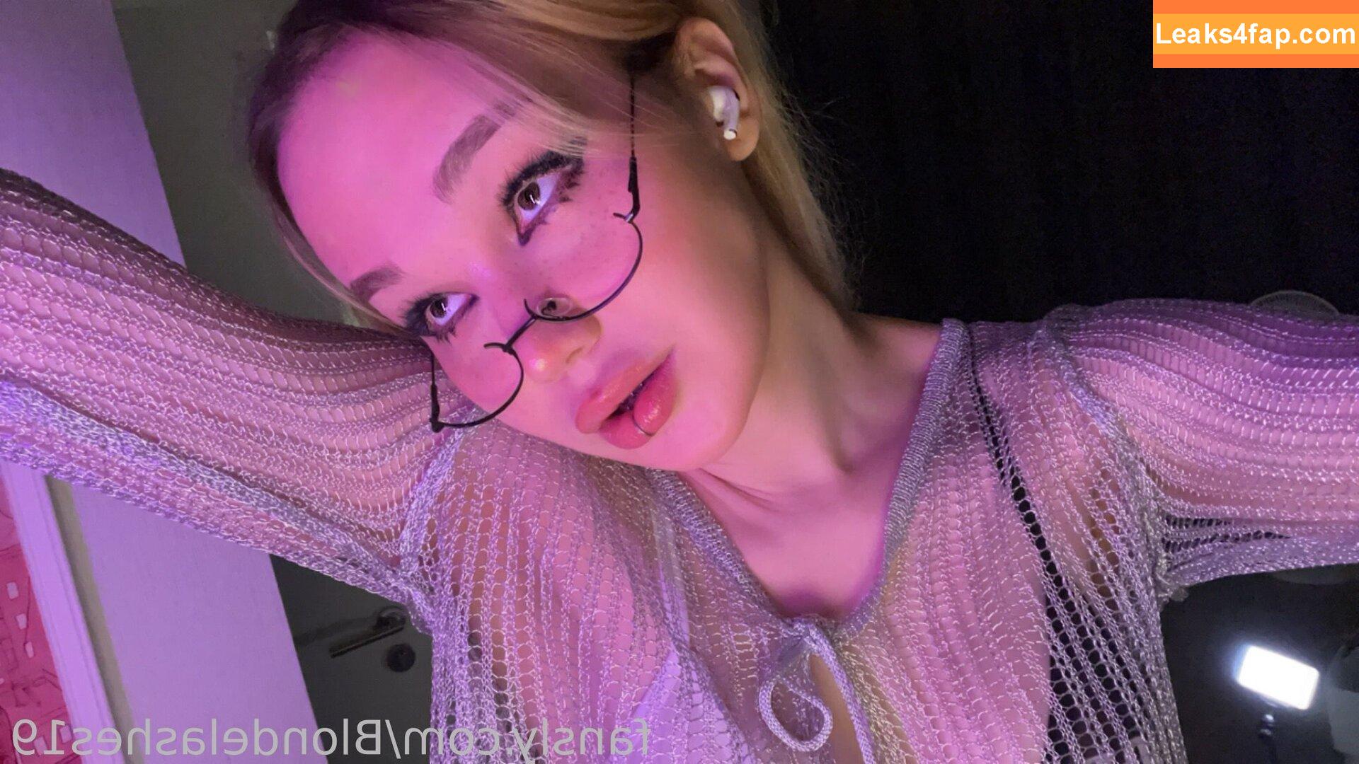 Blondelashes19 / oralstrawberry leaked photo photo #0475