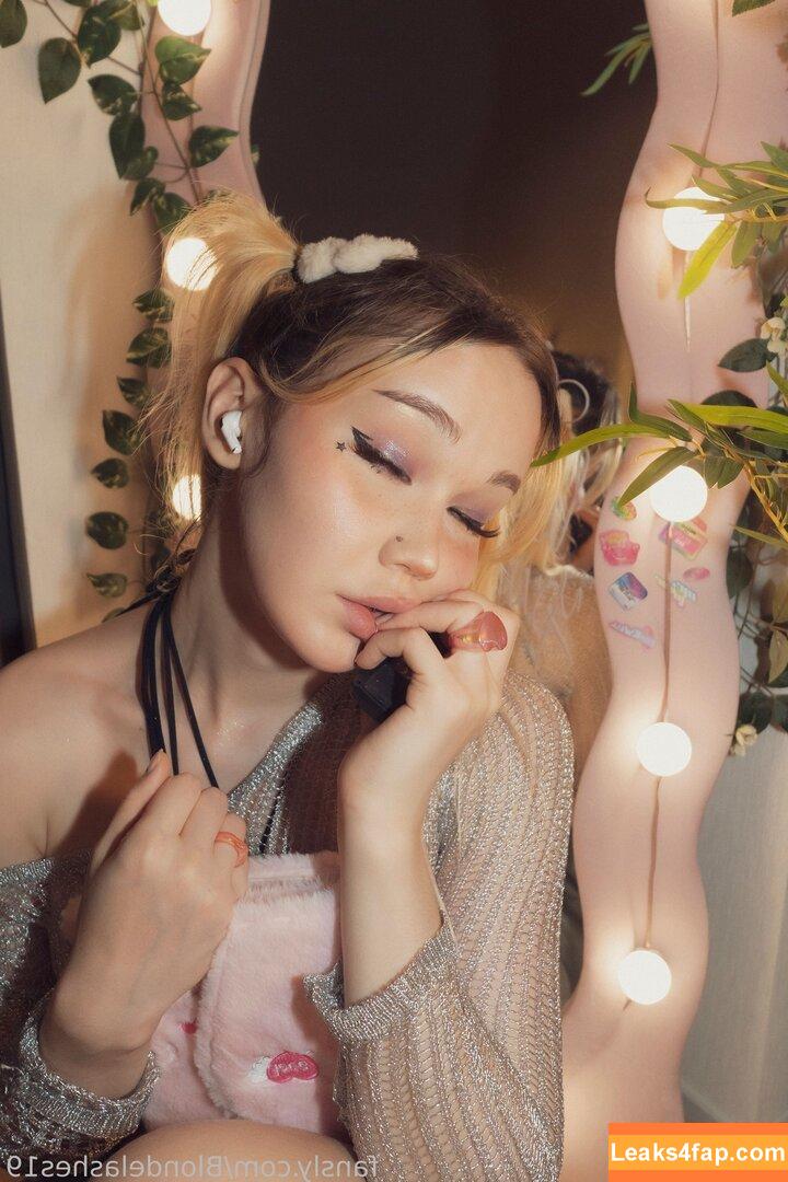 Blondelashes19 / oralstrawberry leaked photo photo #0496