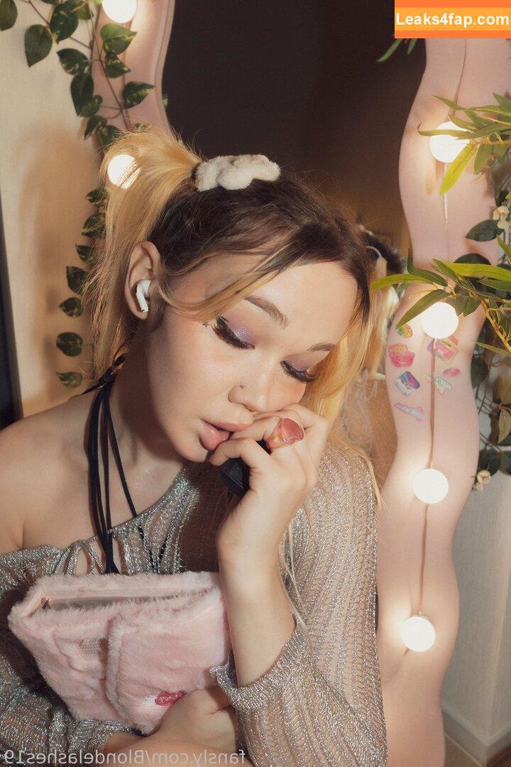 Blondelashes19 / oralstrawberry leaked photo photo #0497