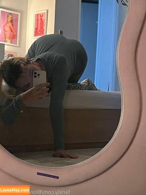 Blondelashes19 photo #0457