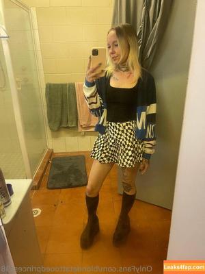 blondetattooedprincess98 photo #0023
