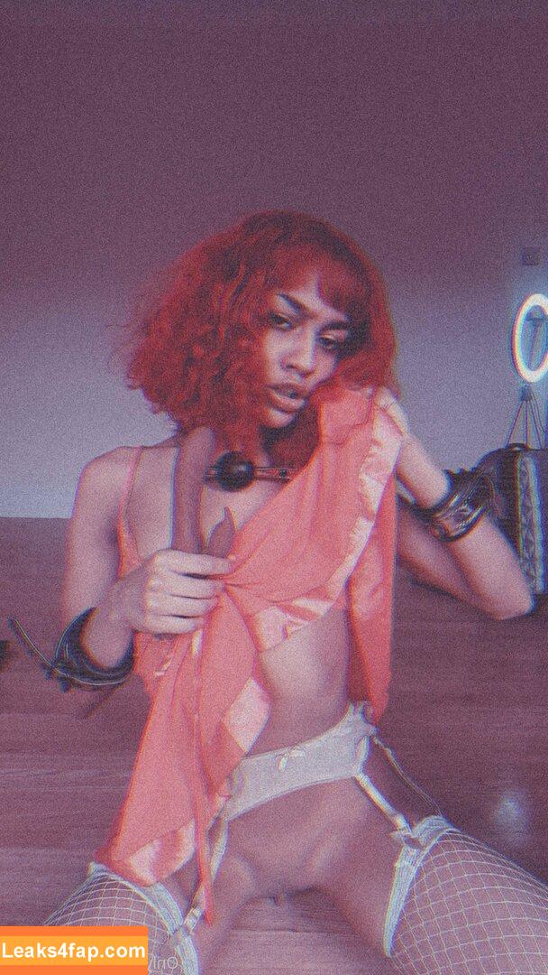 bluelah3 / bluelahs leaked photo photo #0003